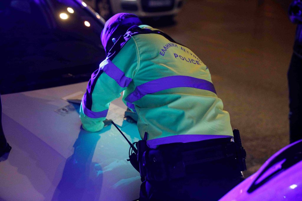 Θεσσαλονίκη: Σύλληψη 28χρονης που ενεπλάκη σε τροχαίο και οδηγούσε χωρίς δίπλωμα