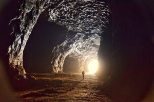 Απομεινάρια από τις αρχαιότερες ανθρώπινες τελετουργίες στην Ασία και ένας βράχος “τοτέμ”