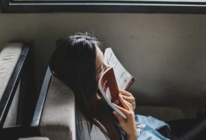 Δύο χρόνια αναμονή…για την πρώτη εμπειρία διακοπών σε βιβλιοπωλείο μέσω Airbnb – Βίντεο