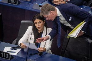 Τι έλεγε η Λατινοπούλου πριν και μετά την επανεκλογή Τραμπ! Viral τα ΒΙΝΤΕΟ