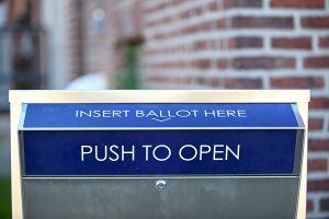 Το εφιαλτικό σενάριο για τις αμερικανικές εκλογές: Έχει να γίνει από το 1824