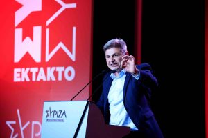 Επίθεση Φαραντούρη σε Κασσελάκη στο Συνέδριο: «Είμαστε εδώ όσοι αξίζει να παραμείνουμε στον ΣΥΡΙΖΑ»