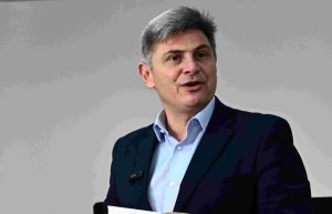 Μονή Σινά: Ο Φαραντούρης ζητά από την Κομισιόν αναστολή του πακέτου των 4 δις ευρώ προς την Αίγυπτο