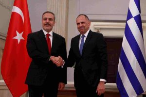 Στο Υπουργείο Εξωτερικών ο Φιντάν – Ξεκίνησε η συνάντηση με Γεραπετρίτη