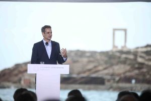 Μητσοτάκης από Νάξο: «Το Ταμείο Απανθρακοποίησης Νησιών θα διευκολύνει να γίνει πράξη η πράσινη μετάβαση»