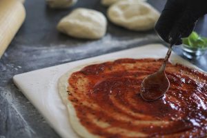 Πώς να πετύχετε την σπιτική πίτσα – Όλα τα μυστικά για να φουσκώσει η ζύμη