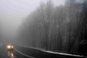 Έπεσαν τα πρώτα χιόνια στη Δυτική Μακεδονία: Πού χρειάζονται αλυσίδες ή χιονολάστιχα