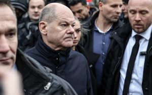 Πάπας Φραγκίσκος: Τα συλλυπητήριά του “στους πιστούς σε όλον τον κόσμο” εξέφρασε ο καγκελάριος Όλαφ Σολτς
