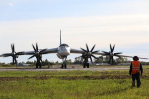 Ρωσικά στρατηγικά βομβαρδιστικά Tu-95MS ικανά να μεταφέρουν πυρηνικά όπλα ολοκλήρωσαν την περιπολία τους πάνω από την Βερίγγειο Θάλασσα