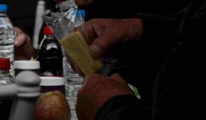 «Γεύματα αγάπης» από τον Δήμο Αθηναίων – Χ. Δούκας: «Να βοηθήσουμε όσο περνάει από το χέρι μας»