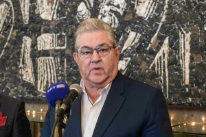 Κουτσούμπας: Αυτές οι μέρες δεν πρέπει να βρουν κανέναν μόνο του – “Ένας για όλους κι όλοι για έναν”