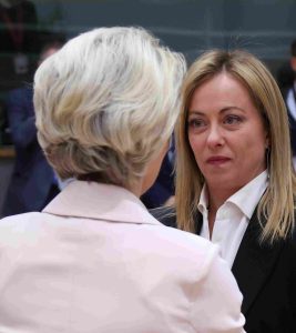 Βρυξέλλες: Συνάντηση Μελόνι – Φον ντερ Λάιεν  με θέμα την ευρωπαϊκή άμυνα