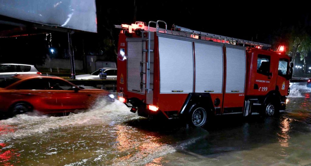 Δήμαρχος Μεγαρέων: «Έχουν πλημμυρίσει σπίτια στη Νέα Πέραμο, δεν κινδυνεύσαν άνθρωποι»