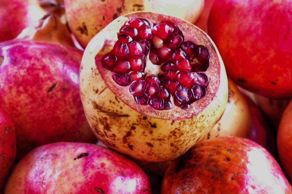 Ρόδια: Πώς να διαλέξετε τα καλύτερα, να τα κόψετε εύκολα και να τα συντηρήσετε