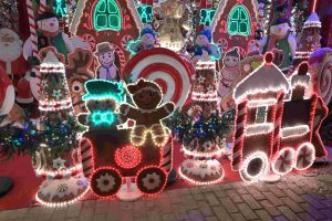 Σήμερα η «Κόκκινη Νύχτα» στον Πειραιά- Τα μαγαζιά θα είναι ανοιχτά ως τις 11 το βράδυ