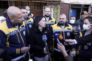Παγκόσμιος περίγελος η διεθνίστρια ΥΠΕΞ της Γερμανίας μπροστά στον τζιχαντιστή Σύρο ηγέτη, vid