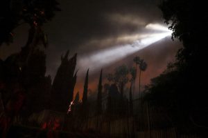 Πυρκαγιές στο Λος Άντζελες: Τρεις θεωρίες συνωμοσίας ( ; ) για την προέλευσή τους