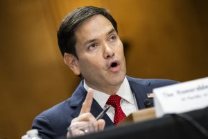 Οι ΗΠΑ θέλουν ειρήνη αλλά κάποιοι Ευρωπαίοι πόλεμο, σύμφωνα με τον Τραμπ