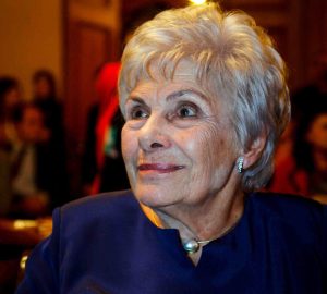 350 μαθητές «συνάντησαν» την ποίηση της Κικής Δημουλά στην Κωνσταντινούπολη