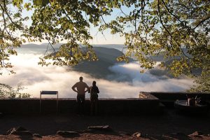 Συνεχίζεται η μυστηριώδης ομίχλη με μυρωδιά χημικής ουσίας που αρρωσταίνει τους κατοίκους της Φλόριντα(vid)