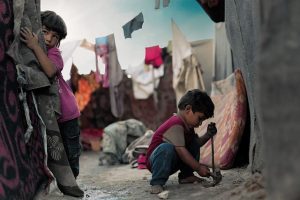 Νέες εντολές εκκένωσης από το Ισραήλ ενώ οι Παλαιστίνιοι λιμοκτονούν και κινδυνεύουν να πεθάνουν από την πείνα