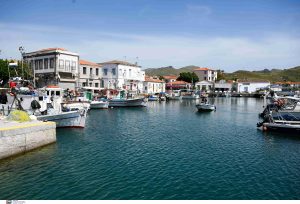 Λήμνος: Αναβίωσε και φέτος παραμονή των Φώτων το πανάρχαιο έθιμο των «Μπατατσούδων» vid