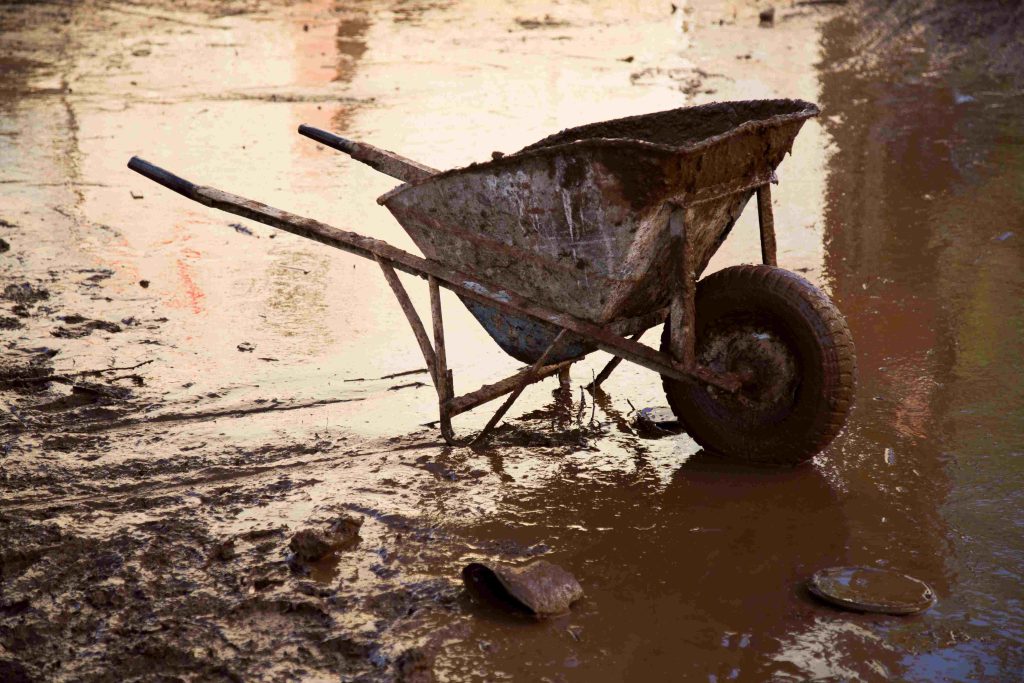 Αντιδήμαρχος Μάνδρας: «Μας ξύπνησαν μνήμες του παρελθόντος»