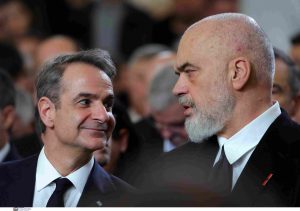 Αλβανία: Ο Έντι Ράμα έπλεξε το εγκώμιο του Αρχιεπισκόπου Αναστασίου σε έναν 20λεπτο επικήδειο