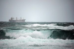 Θυελλώδες βίντεο! Προσπαθεί να καταγράψει τους ανέμους της Ιρλανδίας που “τρέχουν” με 189 χλμ/ώρα