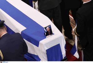 Το τελευταίο αντίο στον Κώστα Σημίτη στη Μητρόπολη Αθηνών