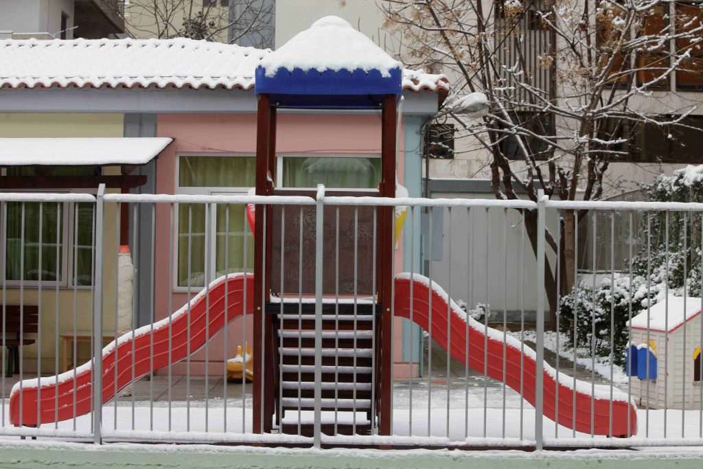 Κλειστά τα σχολεία σε Φλώρινα, Αμύνταιο και Πρέσπες λόγω ψύχους και χιονόπτωσης