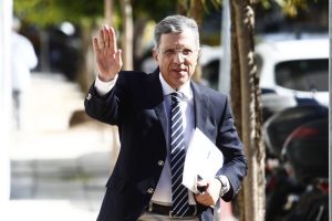 Αυτιάς σε Κομισιόν: Να αντιμετωπιστούν οι οικονομικές επιπτώσεις σε ελληνικές επιχειρήσεις από τους δασμούς των ΗΠΑ