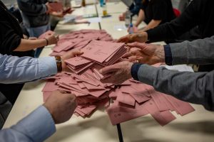 Γερμανικές εκλογές: Τα πρώτα επίσημα αποτελέσματα