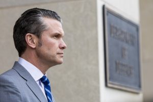 ΗΠΑ: Οι αεροπορικές επιδρομές στην Υεμένη θα συνεχιστούν “αδιάκοπα” μέχρι να σταματήσουν την δράση τους οι Χούθι