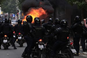 Πέντε συλλήψεις στο συλλαλητήριο για τα Τέμπη – Αποκαταστάθηκε η κυκλοφορία στο κέντρο της Αθήνας