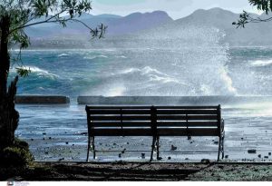 Καιρός σήμερα: Θυελλώδεις άνεμοι 8 μποφόρ σε Κρήτη και Κυκλάδες – Στους 36 βαθμούς η θερμοκρασία