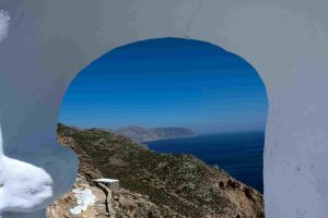 Αμοργός: Το απέραντο γαλάζιο αντιστέκεται στην τουριστική κάμψη και διατηρεί την αυθεντικότητά του