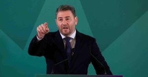 Ανδρουλάκης: «Η κυβέρνηση Μητσοτάκη διέβη τον Ρουβίκωνα της θεσμικής αυθαιρεσίας»