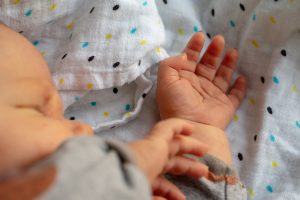Αυλαία σε υπόθεση φρίκης στην Αγγλία – Ισόβια σε νοσηλεύτρια για τις δολοφονίες 7 νεογνών