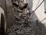 collapse building