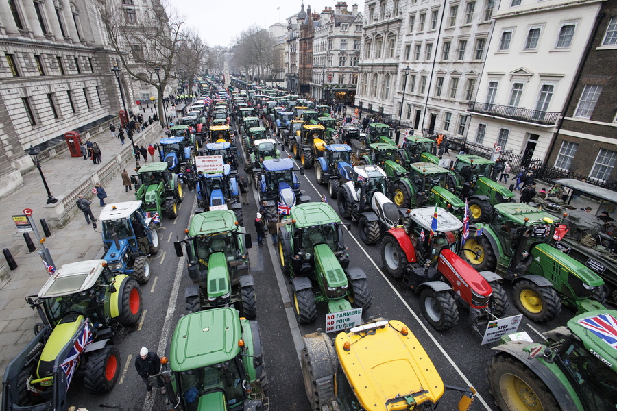 Farmers protest against inheritance tax changes in London