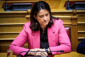 Κεραμέως – Βουλή: Η απόφαση του Ανώτατου Ειδικού Δικαστηρίου δεν αλλάζει τίποτα για τα αναδρομικά