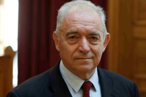 Αυτοψία Λέκκα στη Σαντορίνη: «210 σεισμοί σε 50 ώρες – Ανοιχτό το ενδεχόμενο για σεισμό μέχρι 6 Ρίχτερ»