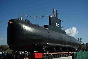 Εντυπωσιακές εικόνες: Το υποβρύχιο – μουσείο «Πρωτεύς» στο Πάρκο Ναυτικής Παράδοσης στο Παλιό Φάληρο