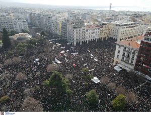 Θεσσαλονίκη: Επεισόδια στον σταθμό του ΟΣΕ με μολότοφ και χημικά- Δείτε βίντεο