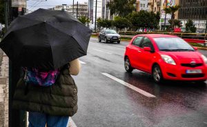 Βροχερό το σκηνικό του καιρού σήμερα: Στους 19 βαθμούς η θερμοκρασία – Ισχυροί άνεμοι στο Αιγαίο