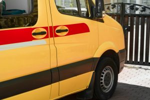 Σκόπια: Πέθανε οδηγός ασθενοφόρου που μετέφερε θύματα από τη φωτιά στο νυχτερινό κέντρο