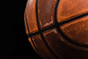 Πρωτοφανές συμβάν στο NBA: Τον πήγαν υποβασταζόμενο να εκτελέσει βολές, vid