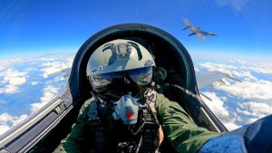 Κόβει την ανάσα το ΒΙΝΤΕΟ: Συντριβή κινεζικού μαχητικού μπροστά στην κάμερα