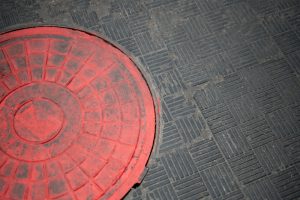 Είδαν… πράσινες φλόγες να αναβλύζουν σε δρόμο του Τέξας! vid